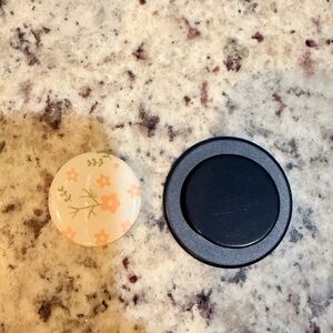 Floral PopSocket with Black Base